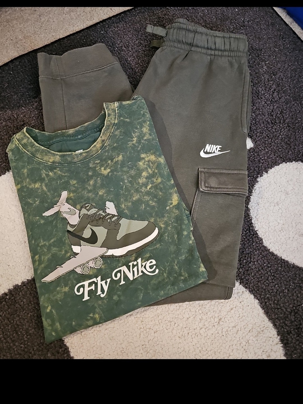 Nike Fly Nike Airplane Graphic T-Shirt and Cargo Sweatpants Set Fly Airplane